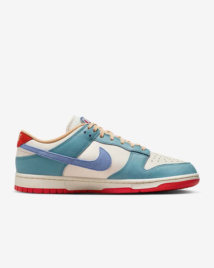 Nike Dunk Low Premium